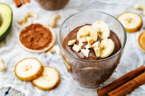 cokoladni puding s bananom